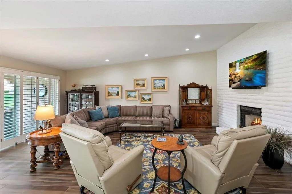 18 Conejo Circle, Palm Desert, California 92260 home-pic-11