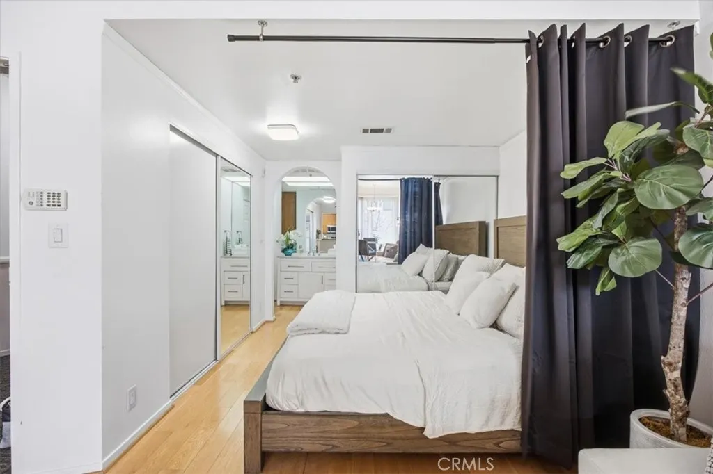 620 S Gramercy Place 130, Los Angeles, California 90005 home-pic-15