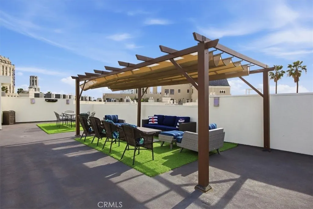 620 S Gramercy Place 130, Los Angeles, California 90005 home-pic-5