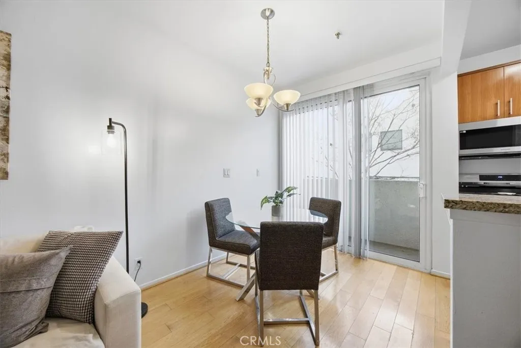 620 S Gramercy Place 130, Los Angeles, California 90005 home-pic-11