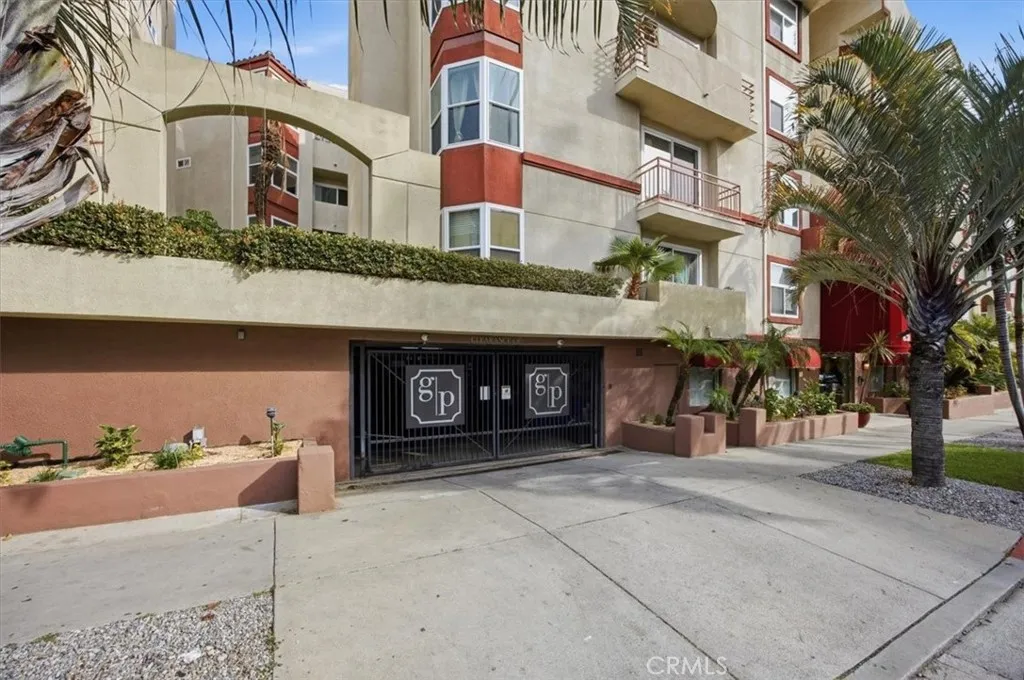 620 S Gramercy Place 130, Los Angeles, California 90005 home-pic-31