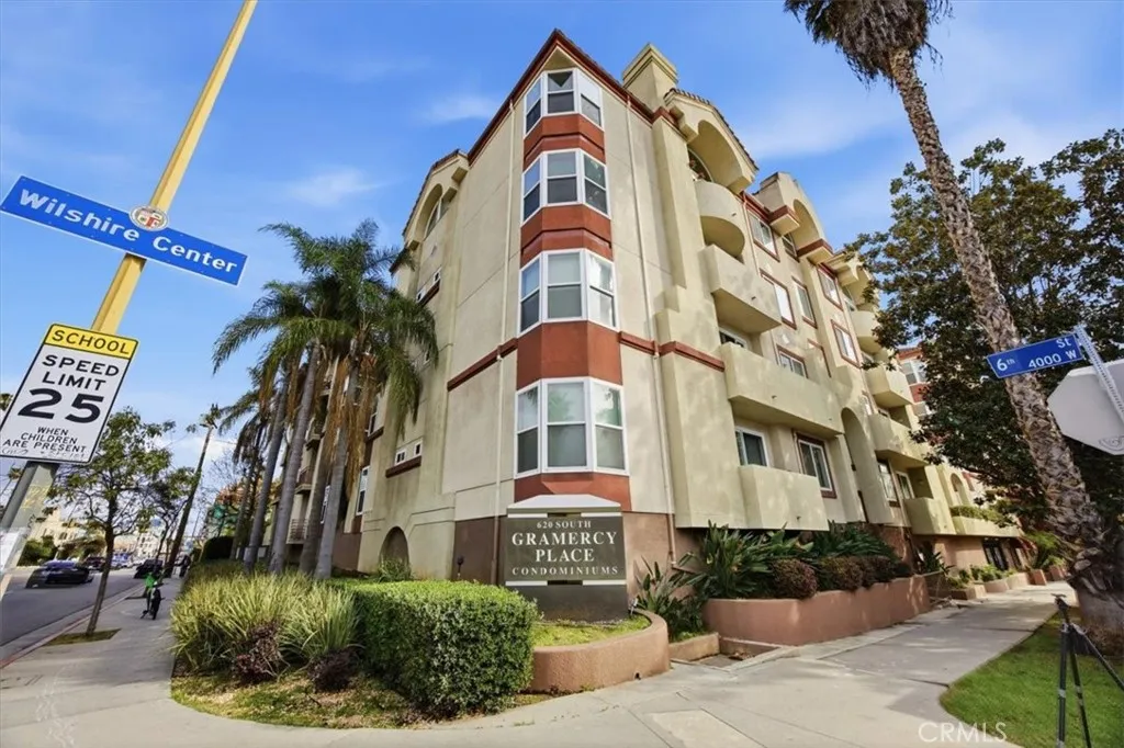 620 S Gramercy Place 130, Los Angeles, California 90005 home-pic-34