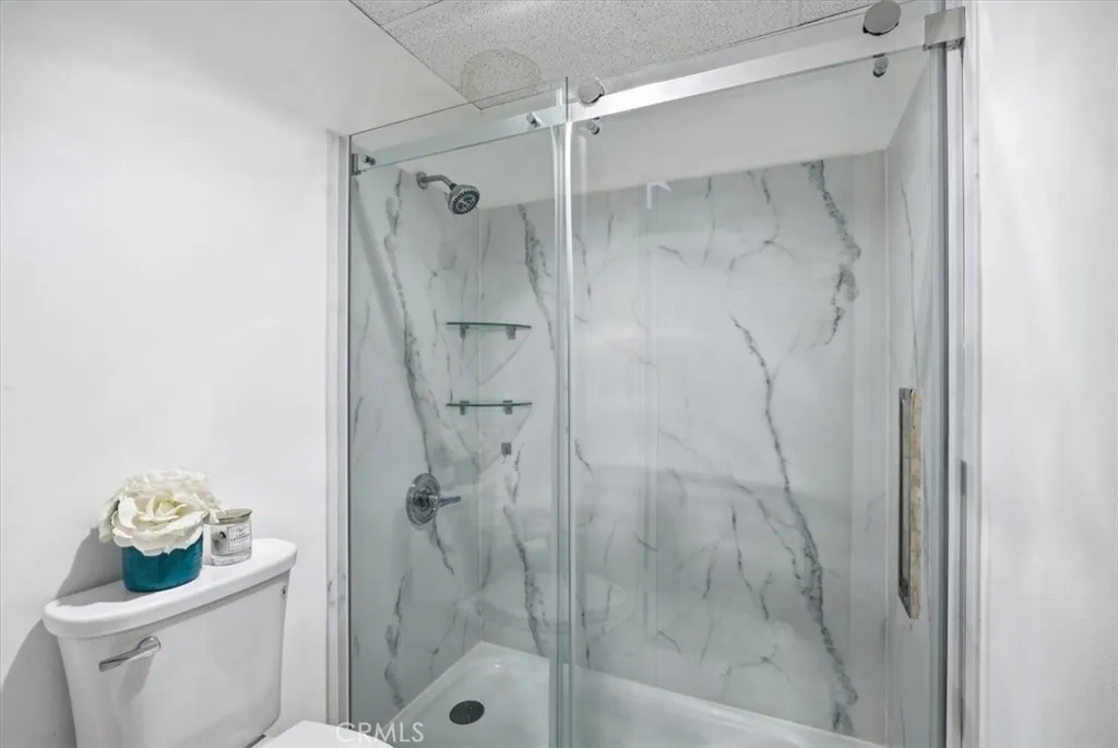 620 S Gramercy Place 130, Los Angeles, California 90005 home-pic-19