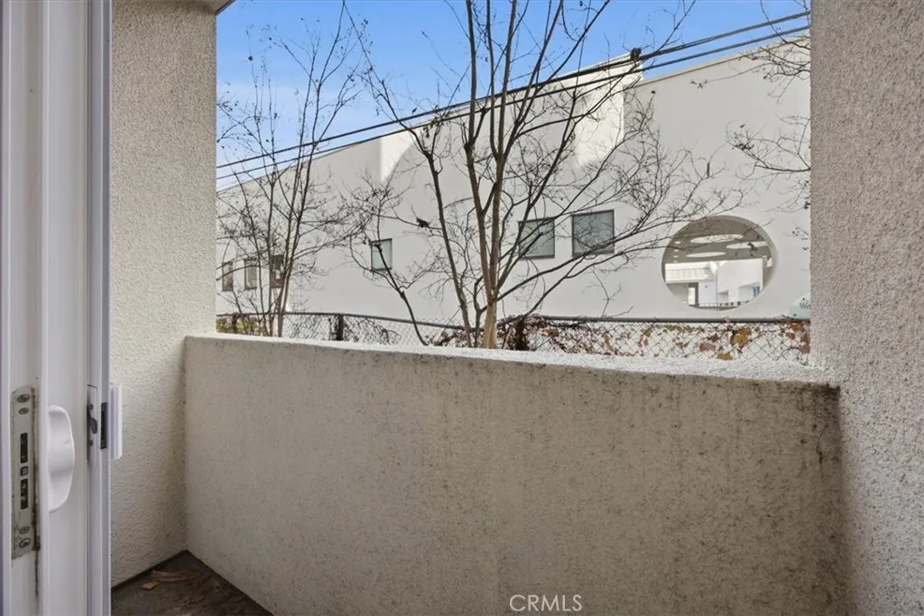 620 S Gramercy Place 130, Los Angeles, California 90005 home-pic-12