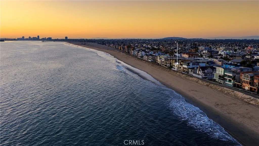 10 66th Place, Long Beach, California 90803 home-pic-1