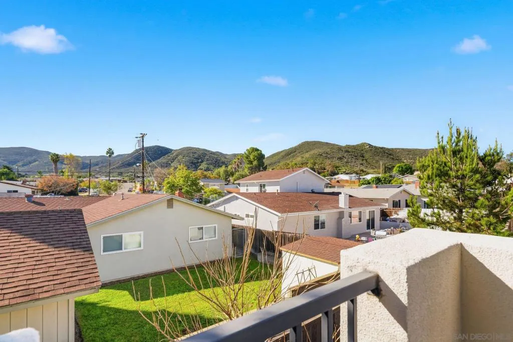 8691 Barbados Ln, Santee, California 92071 home-pic-37