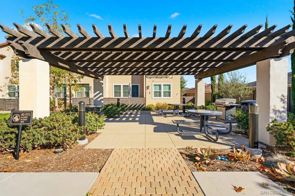 8691 Barbados Ln, Santee, California 92071 home-pic-42