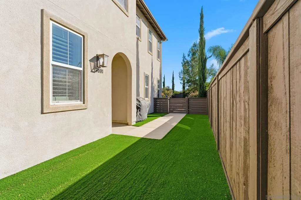 8691 Barbados Ln, Santee, California 92071 home-pic-18