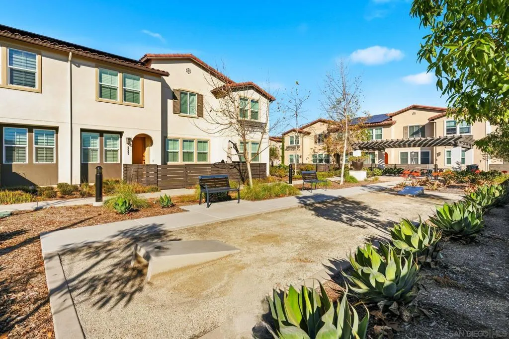 8691 Barbados Ln, Santee, California 92071 home-pic-46