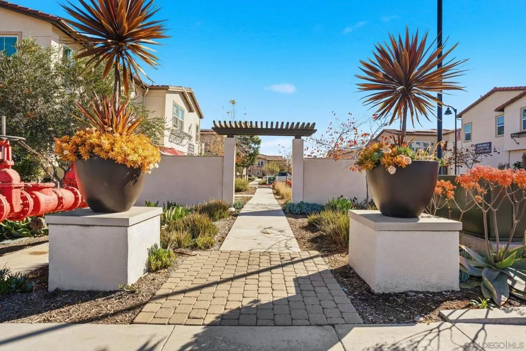8691 Barbados Ln, Santee, California 92071 home-pic-41