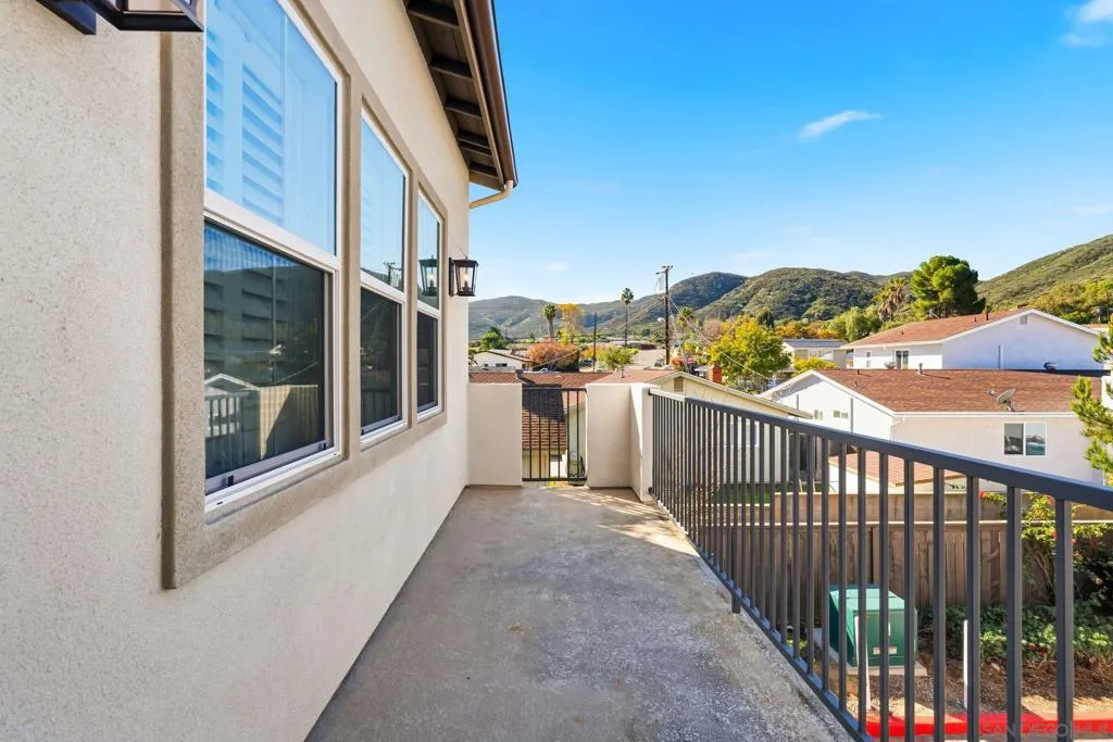 8691 Barbados Ln, Santee, California 92071 home-pic-7