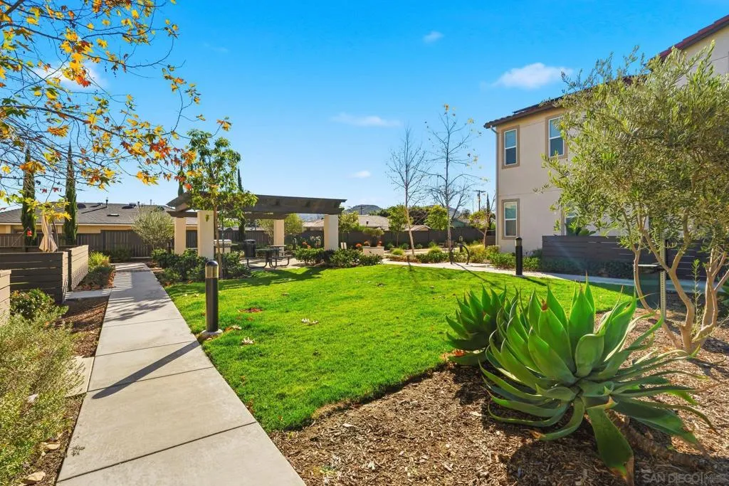 8691 Barbados Ln, Santee, California 92071 home-pic-8