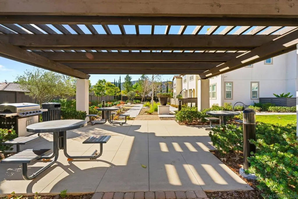 8691 Barbados Ln, Santee, California 92071 home-pic-44