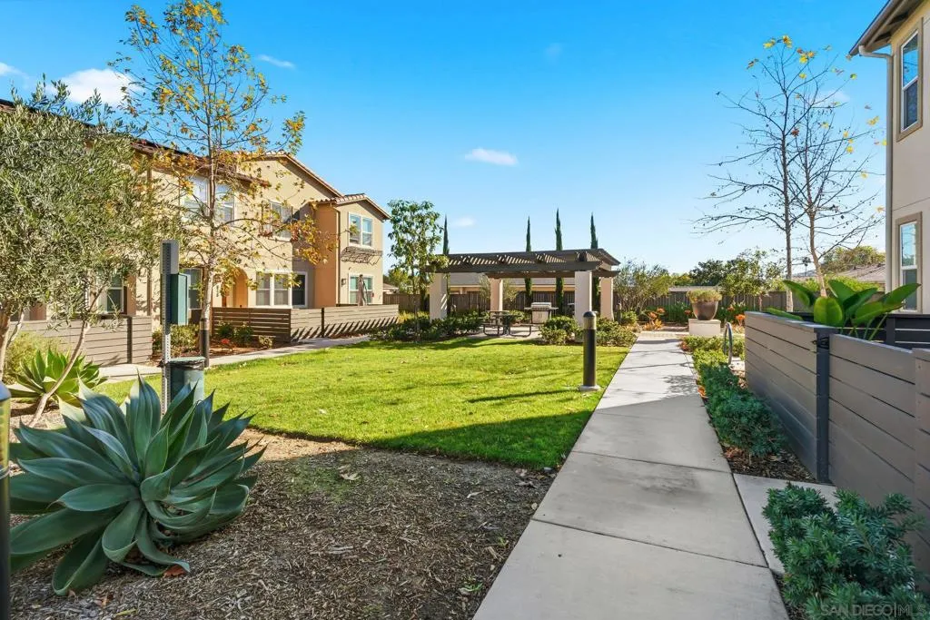 8691 Barbados Ln, Santee, California 92071 home-pic-45