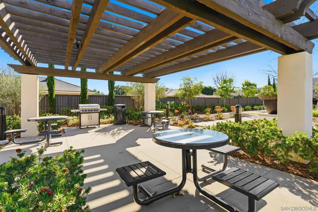 8691 Barbados Ln, Santee, California 92071 home-pic-9