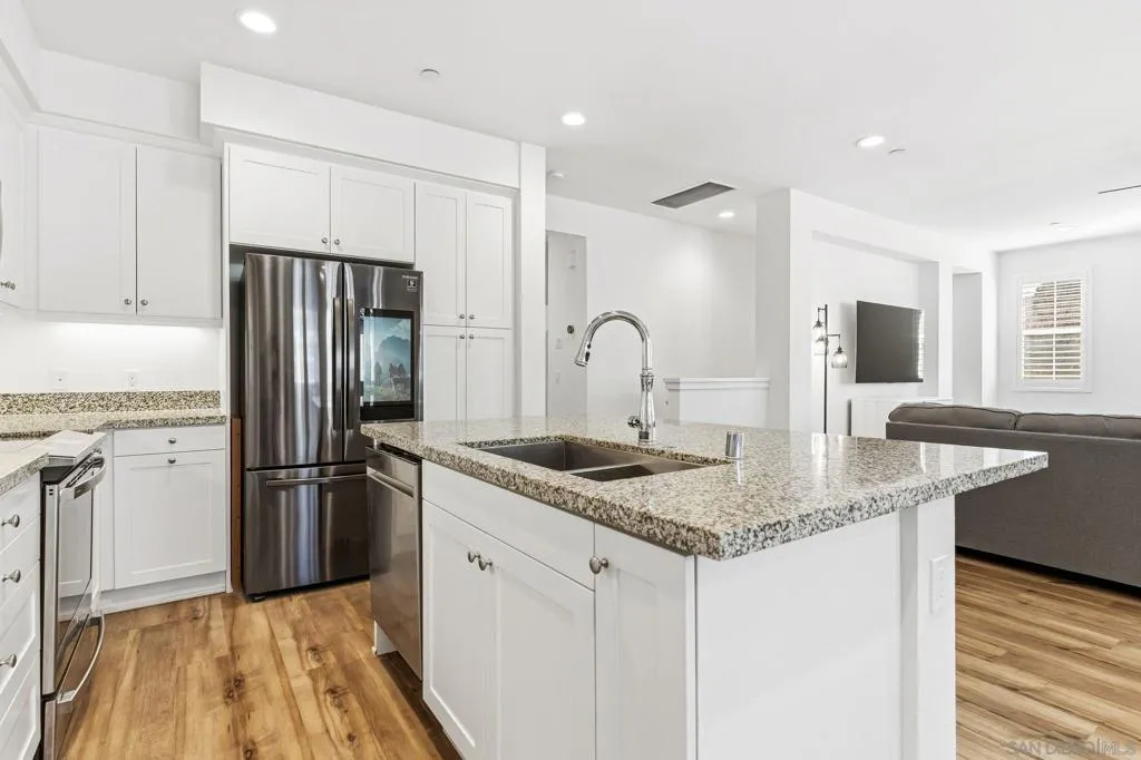 8691 Barbados Ln, Santee, California 92071 home-pic-3