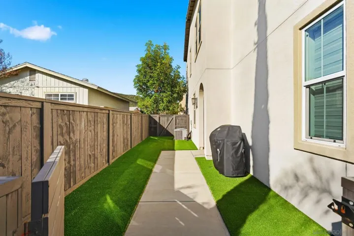 Facade/Exterior Front