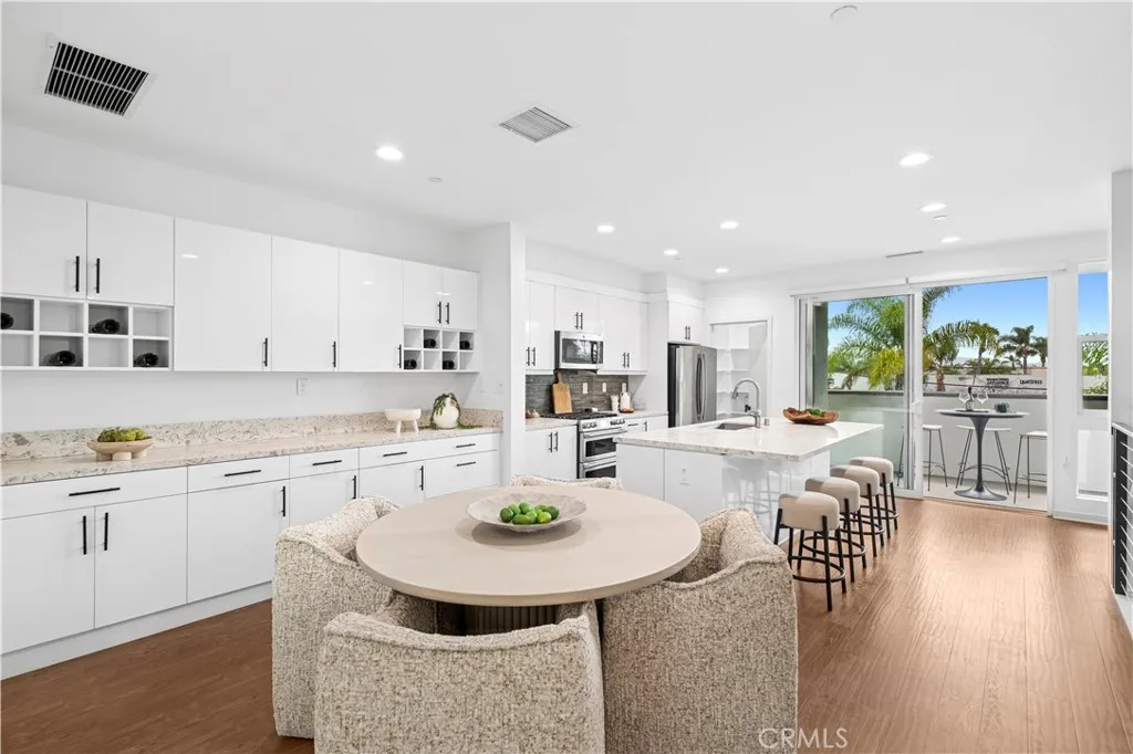 1683 Superior, Costa Mesa, California 92627 home-pic-6