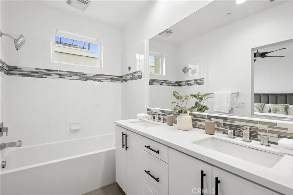 1683 Superior, Costa Mesa, California 92627 home-pic-17