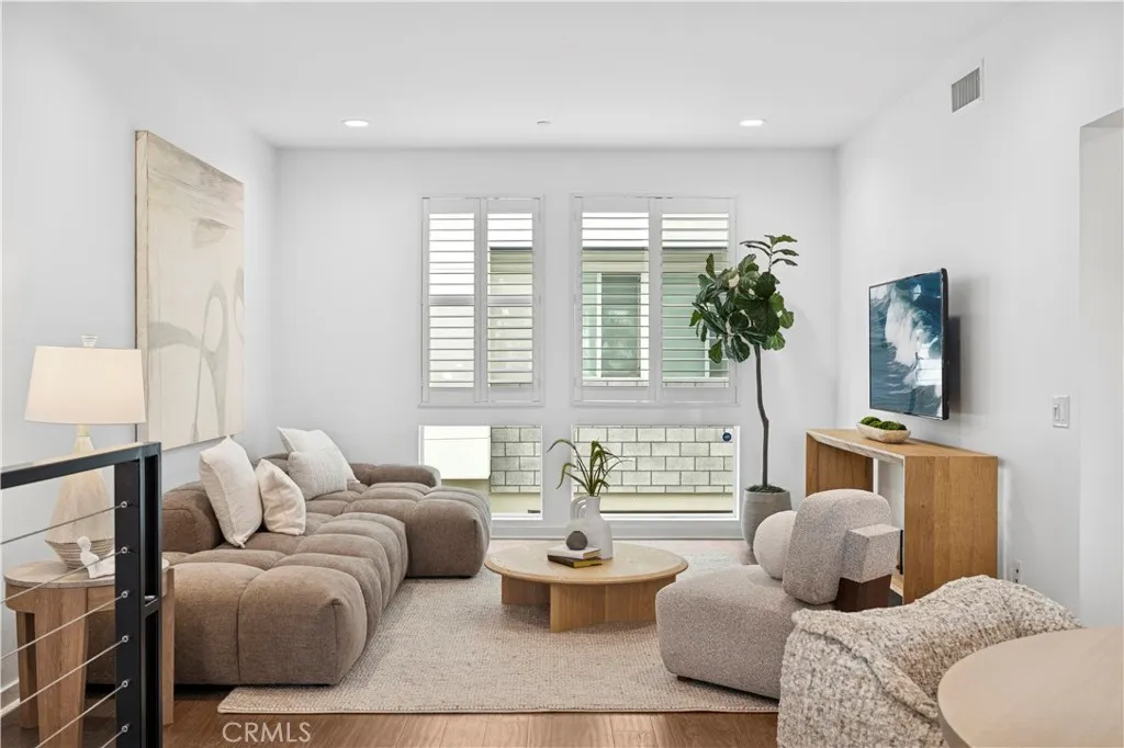 1683 Superior, Costa Mesa, California 92627 home-pic-4