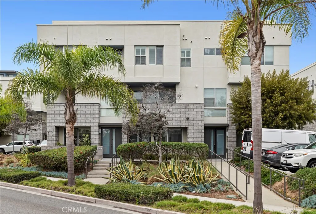 1683 Superior, Costa Mesa, California 92627 home-pic-1