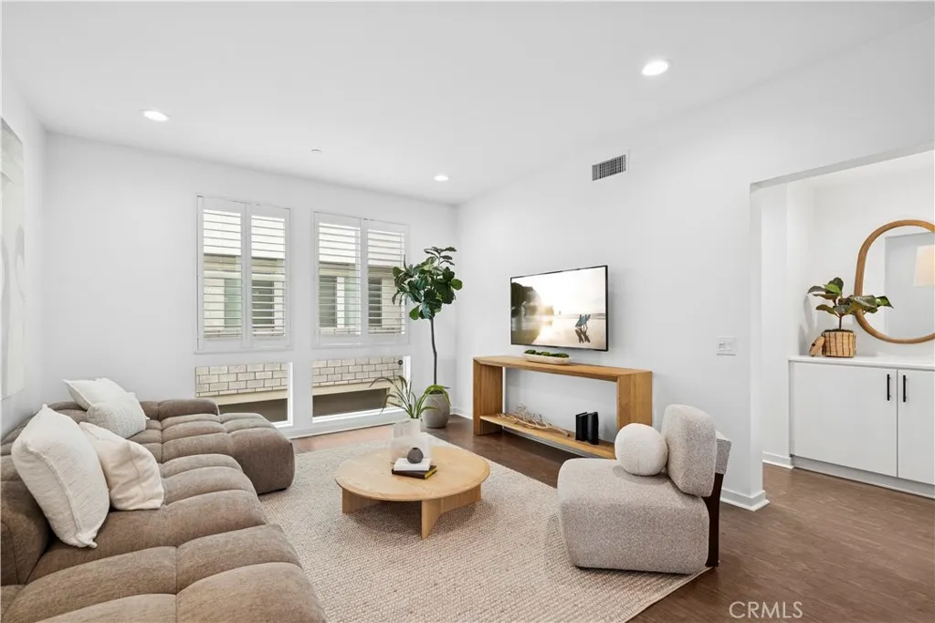 1683 Superior, Costa Mesa, California 92627 home-pic-5