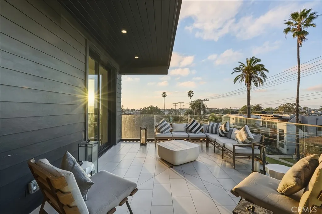 626 Longfellow, Hermosa Beach, California 90254 home-pic-25