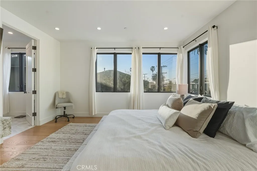 626 Longfellow, Hermosa Beach, California 90254 home-pic-6