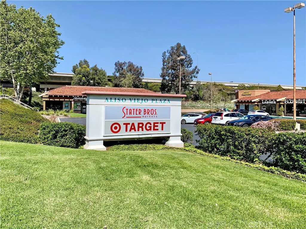 12 Sparrow Hill Lane, Laguna Hills, California 92653 home-pic-39