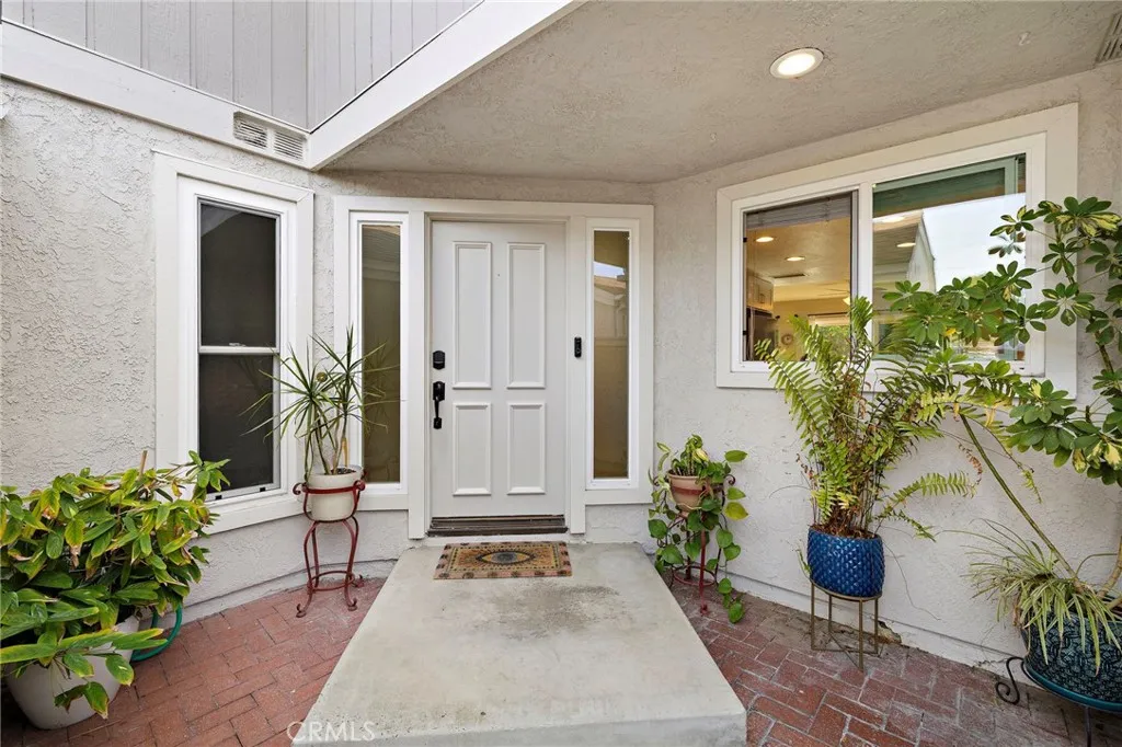 12 Sparrow Hill Lane, Laguna Hills, California 92653 home-pic-3