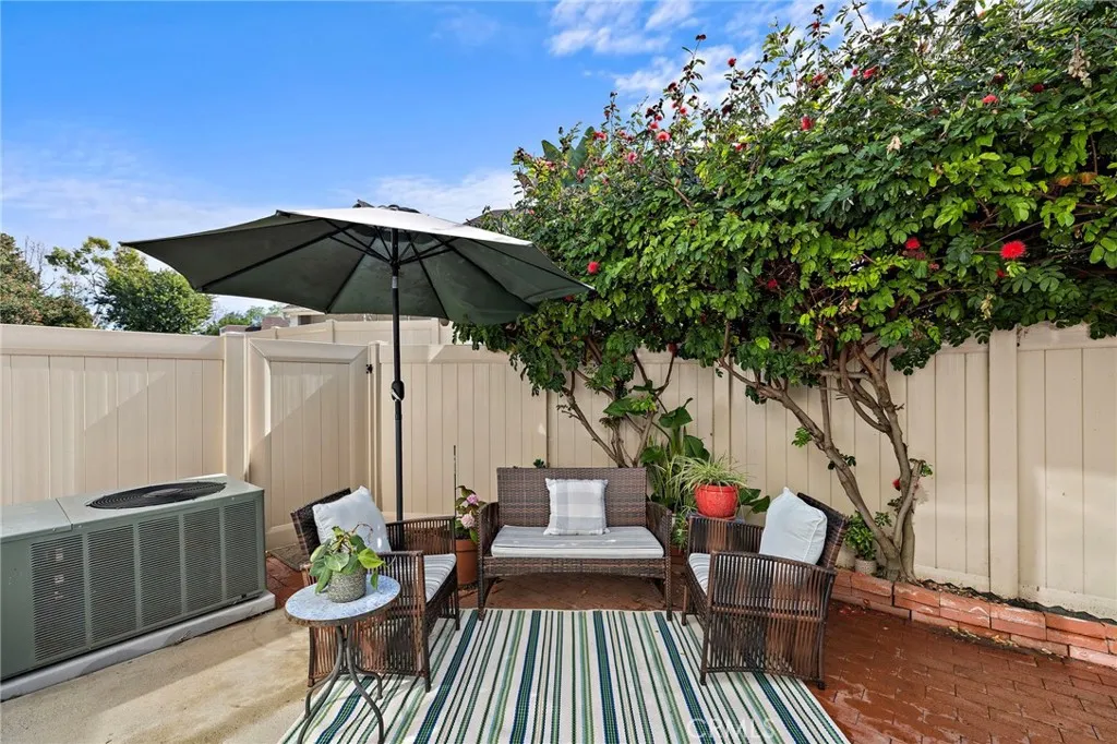 12 Sparrow Hill Lane, Laguna Hills, California 92653 home-pic-17