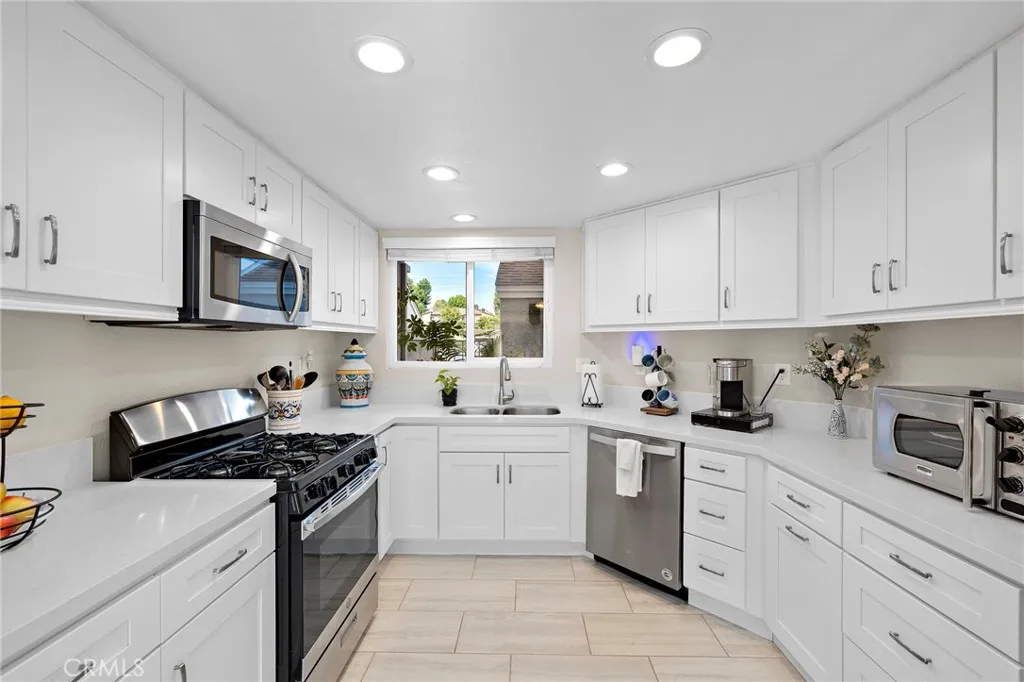 12 Sparrow Hill Lane, Laguna Hills, California 92653 home-pic-13