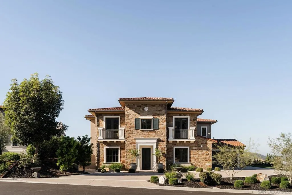 18238 Avenida Apice, San Diego, California 92067 home-pic-18