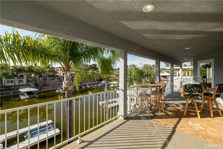 Great space for entertaining with guests.