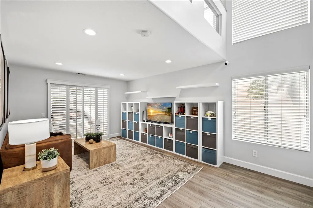 18 Cagney, Lake Forest, California 92610 home-pic-19