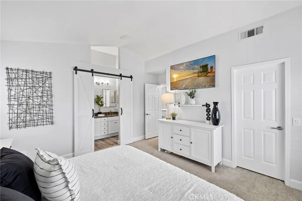 18 Cagney, Lake Forest, California 92610 home-pic-14