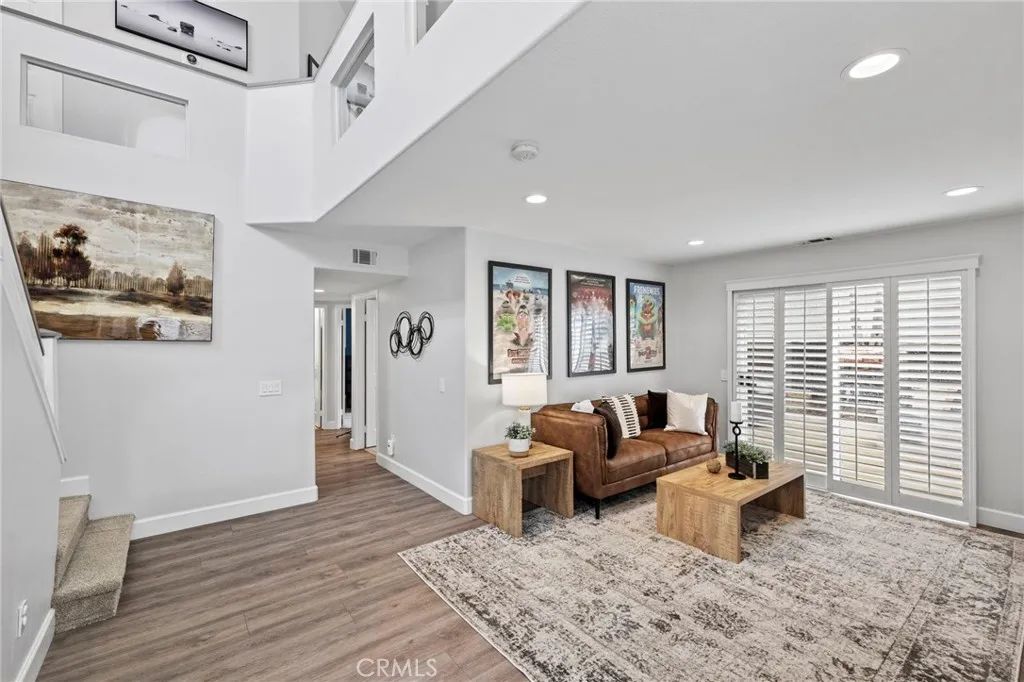 18 Cagney, Lake Forest, California 92610 home-pic-18
