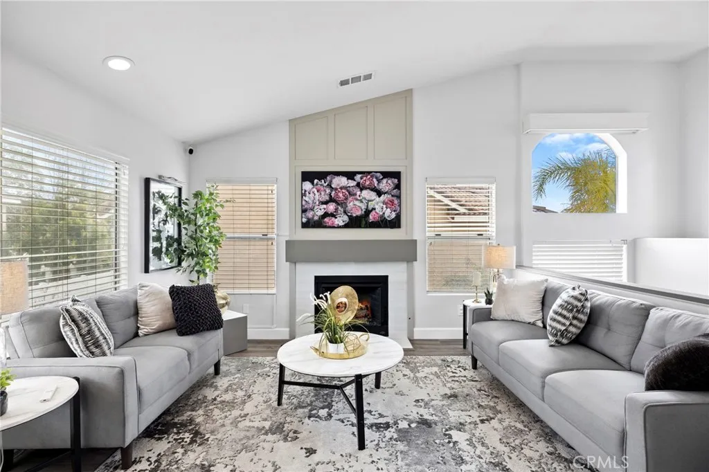 18 Cagney, Lake Forest, California 92610 home-pic-4