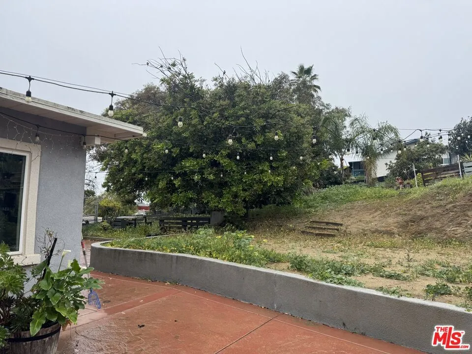 1570 S Santa Fe Avenue, Vista, California 92084 home-pic-8