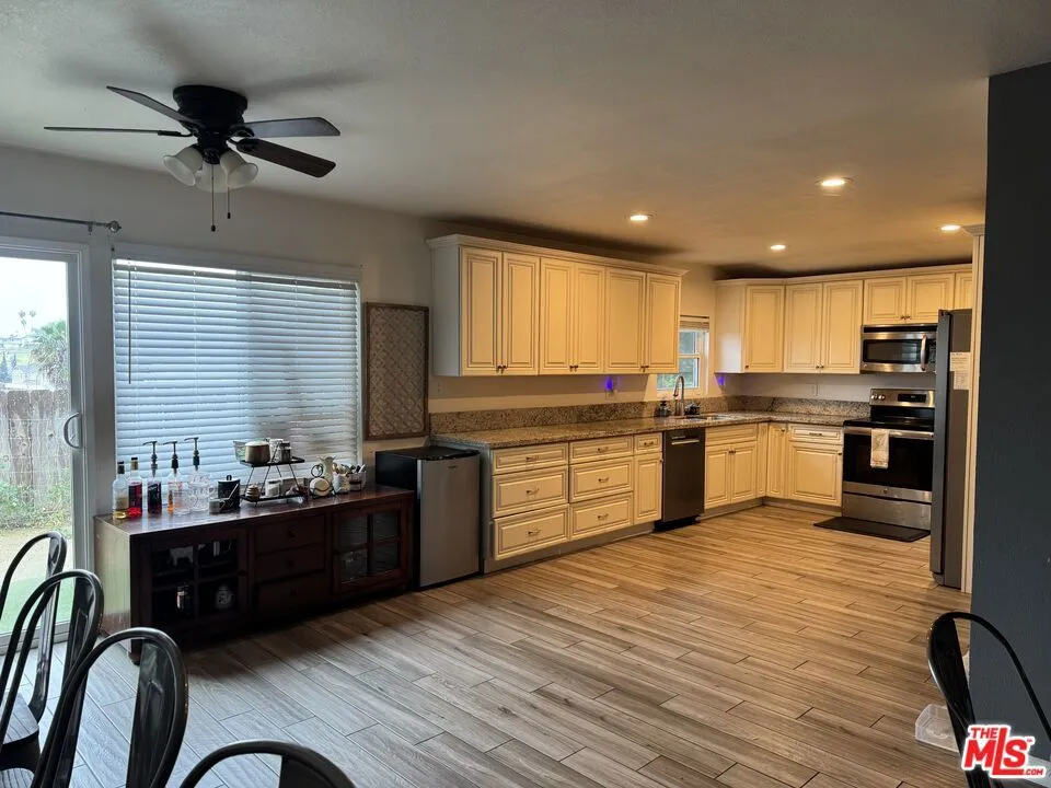 1570 S Santa Fe Avenue, Vista, California 92084 home-pic-1
