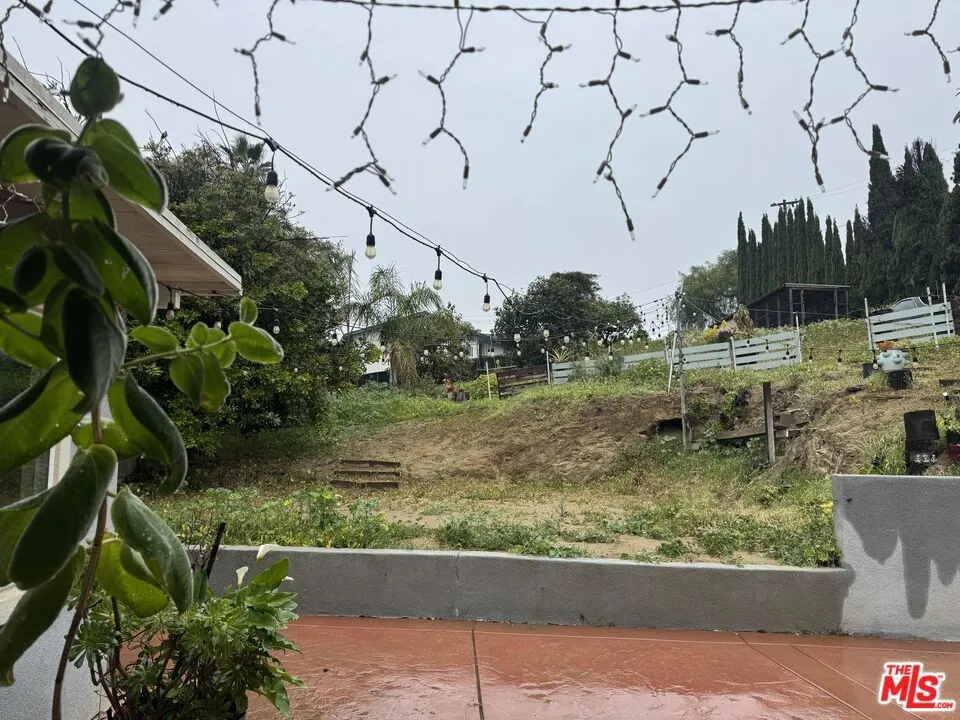 1570 S Santa Fe Avenue, Vista, California 92084 home-pic-9