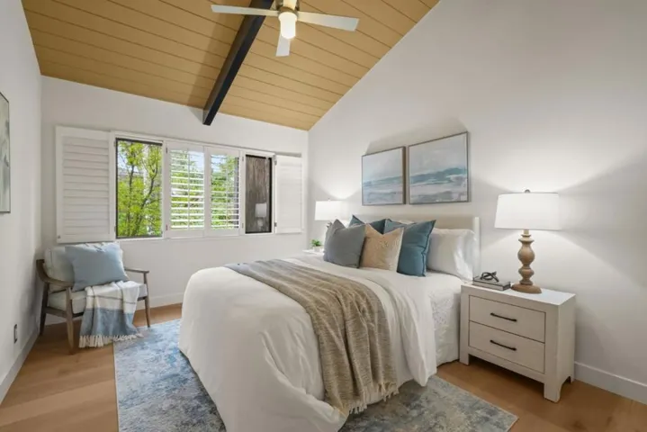 184 Sand Hill Circle, Menlo Park, California 94025