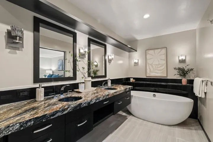 184 Sand Hill Circle, Menlo Park, California 94025