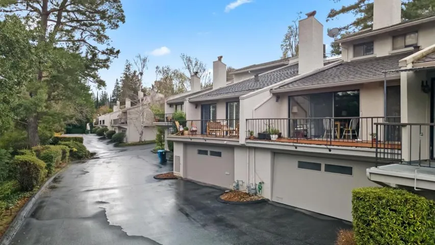 184 Sand Hill Circle, Menlo Park, California 94025