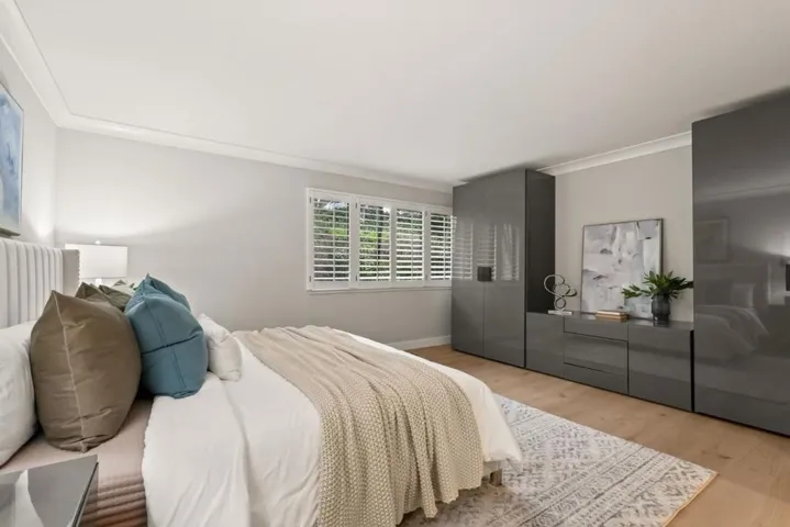 184 Sand Hill Circle, Menlo Park, California 94025