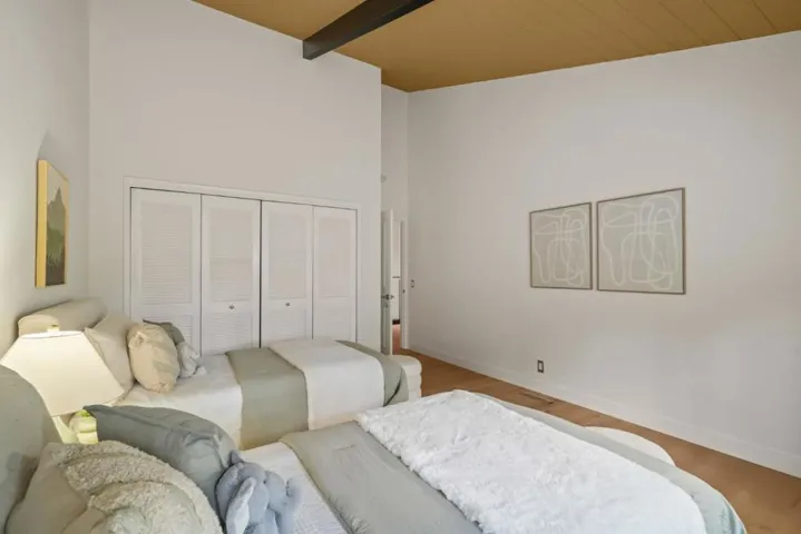 184 Sand Hill Circle, Menlo Park, California 94025