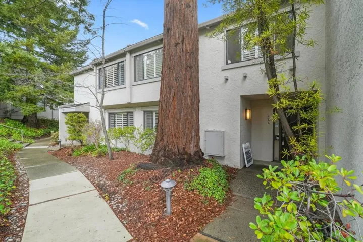 184 Sand Hill Circle, Menlo Park, California 94025