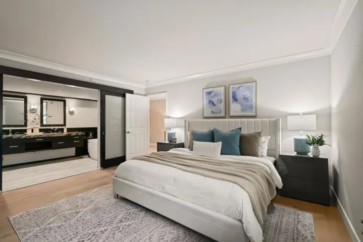 184 Sand Hill Circle, Menlo Park, California 94025