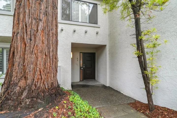 184 Sand Hill Circle, Menlo Park, California 94025