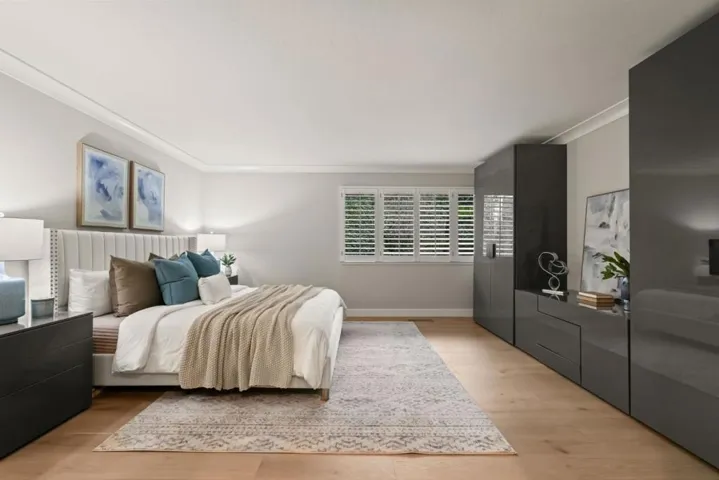 184 Sand Hill Circle, Menlo Park, California 94025